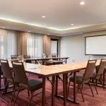 코트야드 애크런 페어론