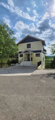 Lakefront Home in Private Cove of Deerfield Resort with Boat Slip. Pet-Friendly! - 부티크