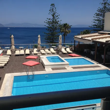 Bristol Sea View Apartments