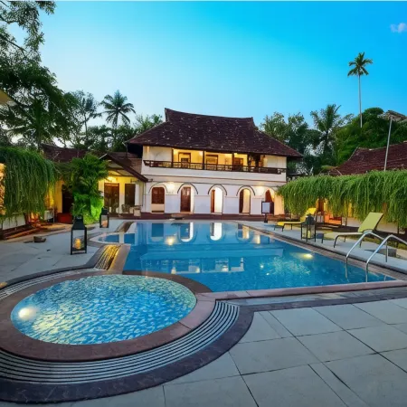 Kumarakom Tharavadu - Heritage Hotel