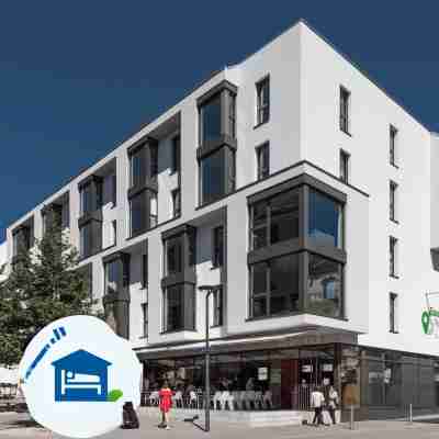 Base Nyon Hotel Exterior