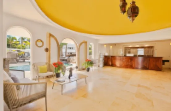Hotel & Suites El Moro