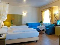 Hotel Weisses Lamm Hotels in Monguelfo