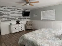 Huge 6 Bedroom-4 Bath Waterfront Gulf/Heated Pool-Dock Pets Allowed W/Fee. - balcony