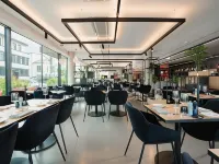 جريفيس هوتل Hotels near باسِنج