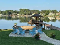 Lake Norman lake front retreat - lower unit, pet friendly. - Beach