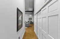 Luxury Downtown Apartment• Walk Everywhere • Fast WiFi • Sleeps 8