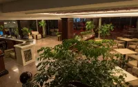 Yujian Duxiulou Hotel - غرفة مطلة على الجبل
