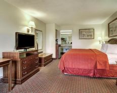 Quality Inn & Suites Clinton - Jackson West