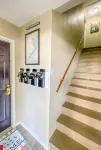 Sealy Suites D  Historic East End - Walk to Beach, UTMB & Strand - Condos