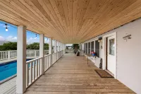 Lakefront Property with a pool & hot tub!