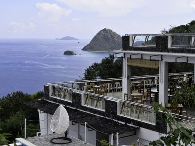 La Cecile Hotel & Cafe Komodo