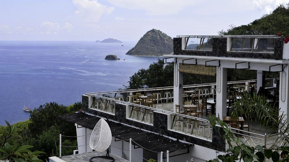 La Cecile Hotel & Cafe Komodo