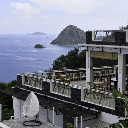 La Cecile Hotel & Cafe Komodo