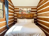 Creekside Vibes - 1 Bedroom Cozy Cabin w/ Outdoor Fire Pit + Pet Friendly! Hotels in Laurel Fork