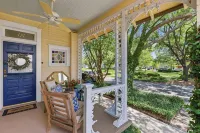 Historic Cottage on Greene Square – Walk to River Street, Downtown Savannah,Scad - Bungalows