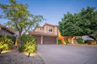 Spacious N. Scottsdale 6 Bdrm Sanctuary w/Pool! - Private Pools