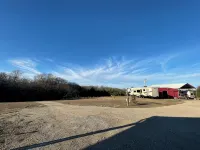 Bunkhouse RV on 10AC in Waxahachie.TX on Gated Property with 2 Other Rentals
