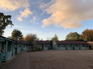 Southernwood - Garden Lodge 6