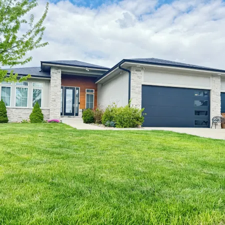 Convenient functional quiet 5 bedroom 3 bath home in Clive.