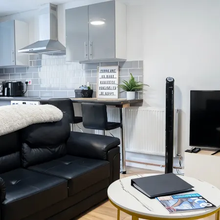 Reardon Apartment - Parking/Wifi - Warwick