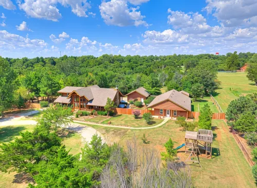 Naffcation Lodge OKC Cabin And Guest House Retreat On 5 Acres
