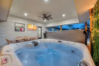 NEW Retreat 4-bedroom Indianapolis Dreamhouse with Hot tub & Pets ok