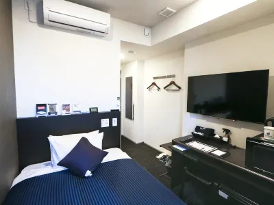 HOTEL LiVEMAX Yokohama Stadium Mae Hotel di 