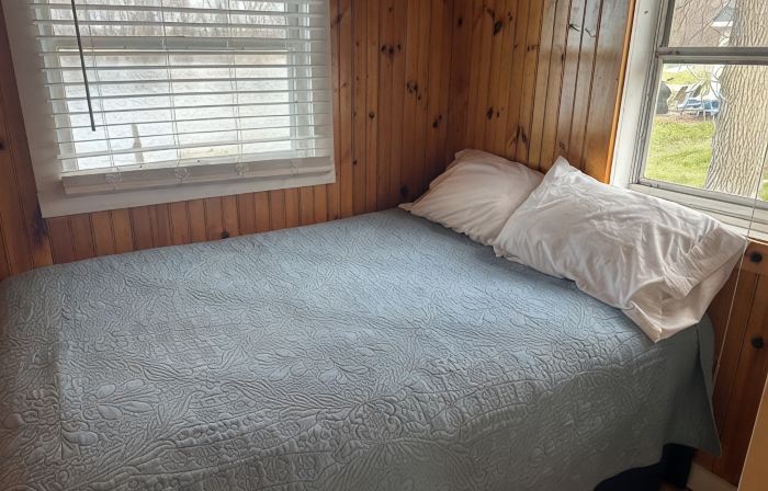 Perfect Cozy Cottage on the shores of Lake Champlain