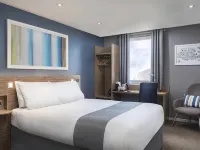 Travelodge London Walthamstow Hotels near London Velopark