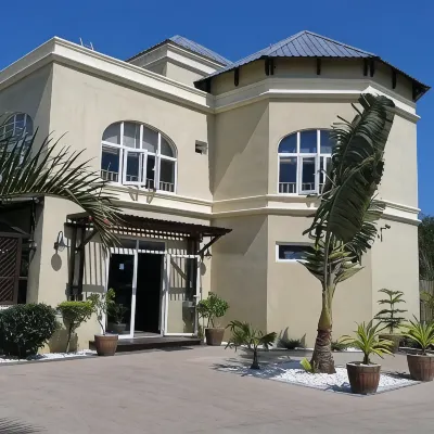 Villa Narmada Hotels near Pereybere Public Beach