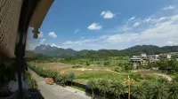 Wuluo Lakeside Hotel - con vista montagne
