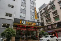IU Hotel (Leshan Jiaxing Road Gourmet Street) Hotels in Leshan