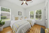 Modern Cottage Close to Downtown - 3성급