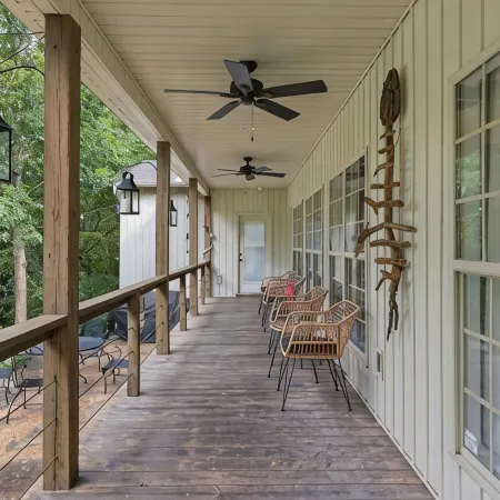Lakefront Home on Smith Lake w/ Easy Water Access & Tritoon/Sea Doo Rental!