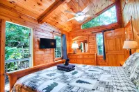 Cozy Cabin Retreat - Hot Tub, Fireplace & Fire Pit - Minutes from Blue Ridge - Alppimaja