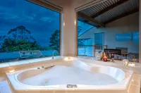 Maleny Terrace Cottages - Hot Tub
