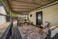 New 5BD Near UNL & DT - Poker Table & Games - 4-Sterne