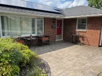 Spacious 4-BR House Close to Everything in Christiansburg, Blacksburg & Radford - Homestays