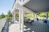 Lake View Home, 2 Spacious Decks, Fire Pit, WiFi, on Sight Casita Option Avail.