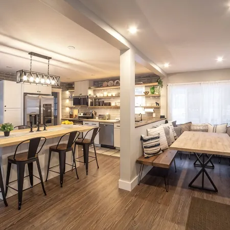 Spring Creek Farmhouse Luxury Family Retreat on 25 acre with direct river access
