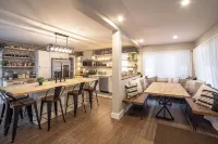 Spring Creek Farmhouse Luxury Family Retreat on 25 acre with direct river access - Homestays