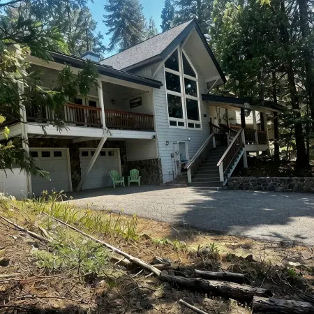Mountain escape at luxury Monarch house Shaver Lake less than 5 minutes to lake