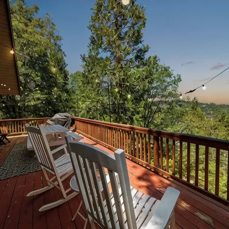 Views! Sunsets! Amenities! A-Frame Cabin Sleeping 8 Guests. Come Relax & Unwind!