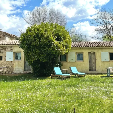 Magenta - Gîte in a 5000 M2 estate at the foot of the Colorado mountains Отели в г. Рюстрель