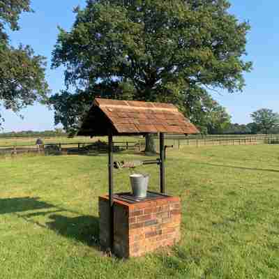 Farmhouse Loft Studio in rural location with parking Others