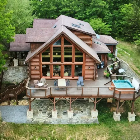 Mystic Pines Log Home in Shenandoah with Hot Tub, Exercise Equipment and Views!