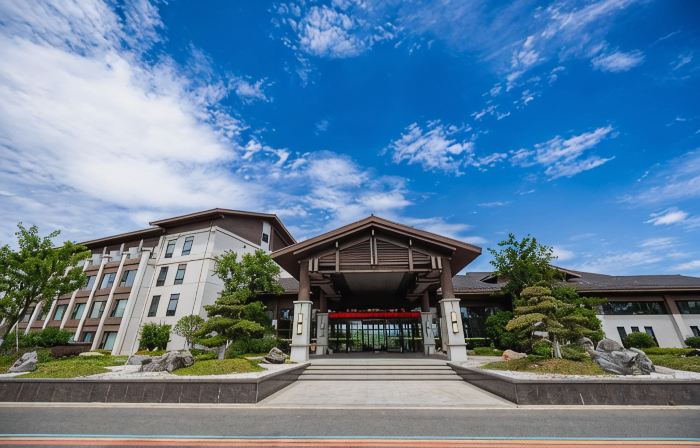 Yunmeng Lu Lake Resort Hotel