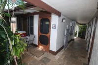 Tradewind Bungalow, in Kailua on Oahu - Kitchens