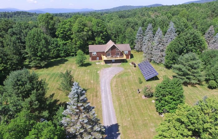 Catskills Retreat with Theater, Hot Tub and Games